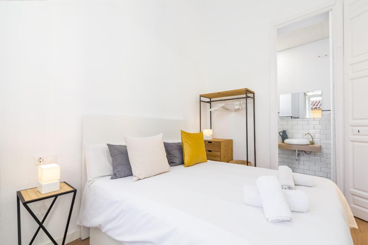 Suite Homes Apartamentos Plaza De La Merced Malaga Ngoại thất bức ảnh