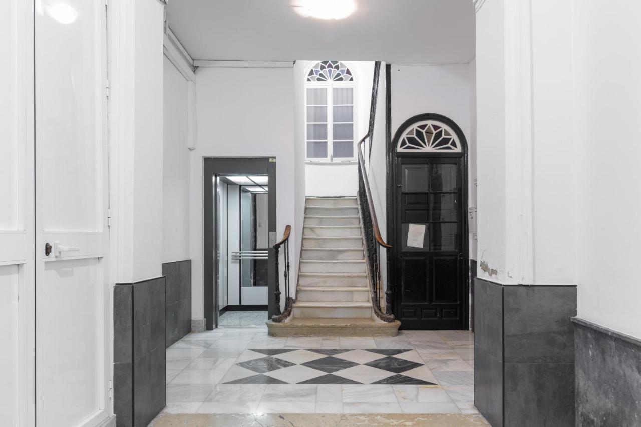 Suite Homes Apartamentos Plaza De La Merced Malaga Ngoại thất bức ảnh